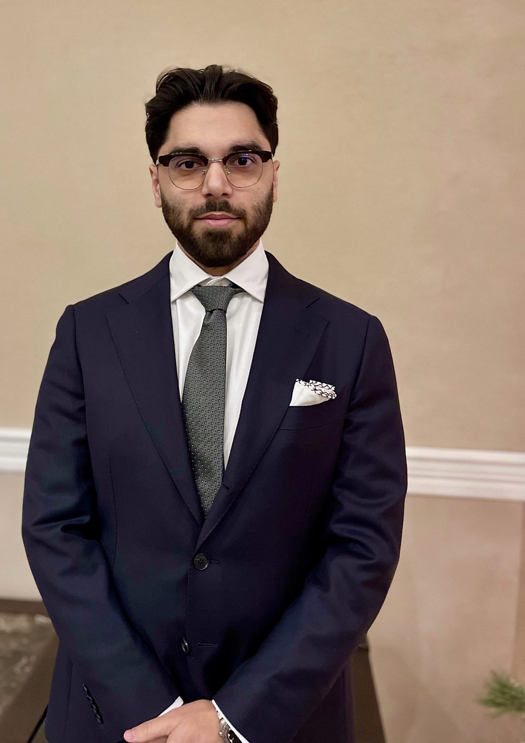 Headshot_Shahrooz.jpg