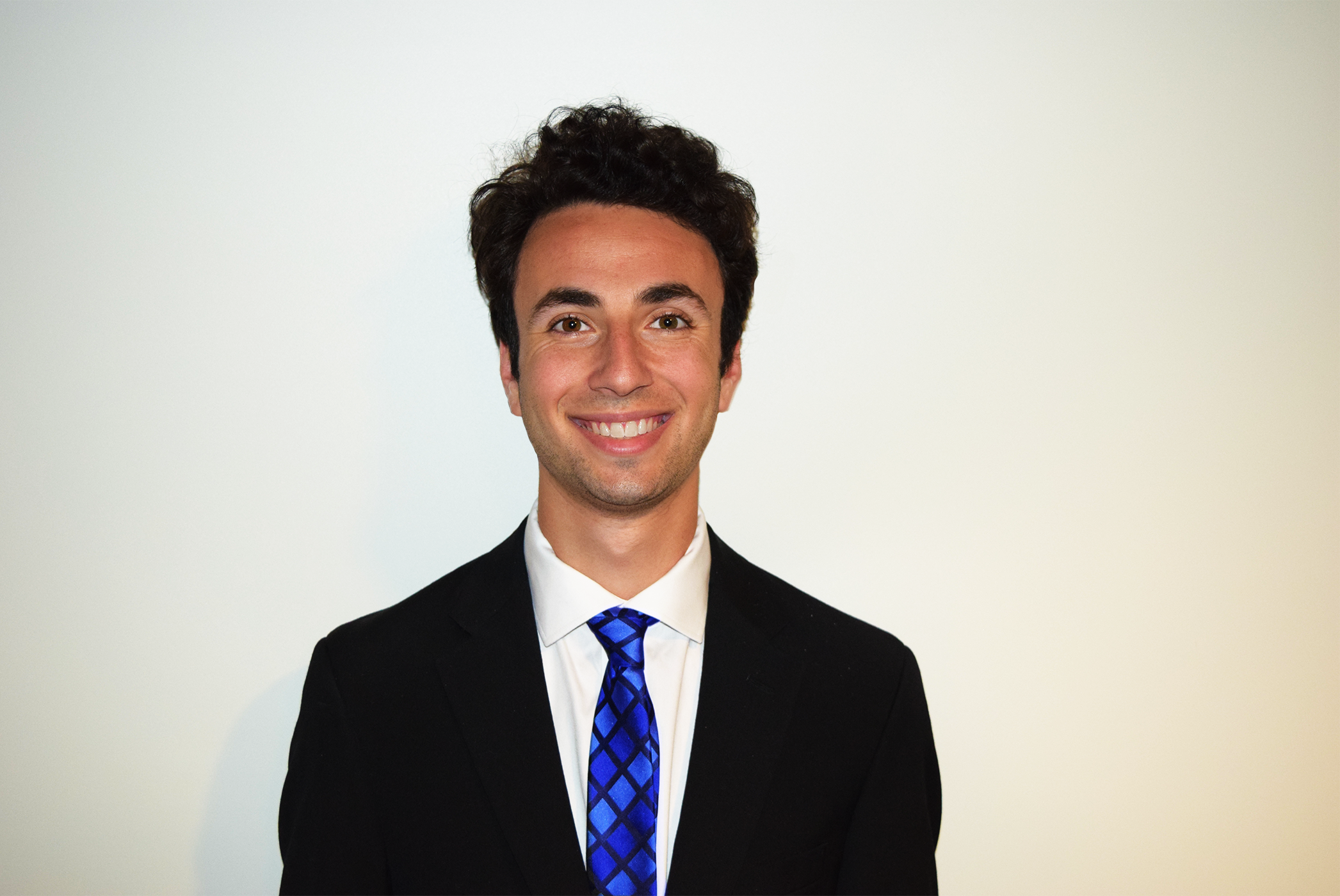 Grossman_Headshot.png